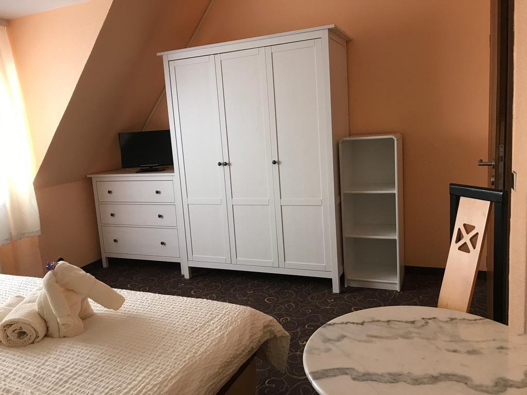 Hotel Seemeile คุกซ์ฮาเวน ภายนอก รูปภาพ