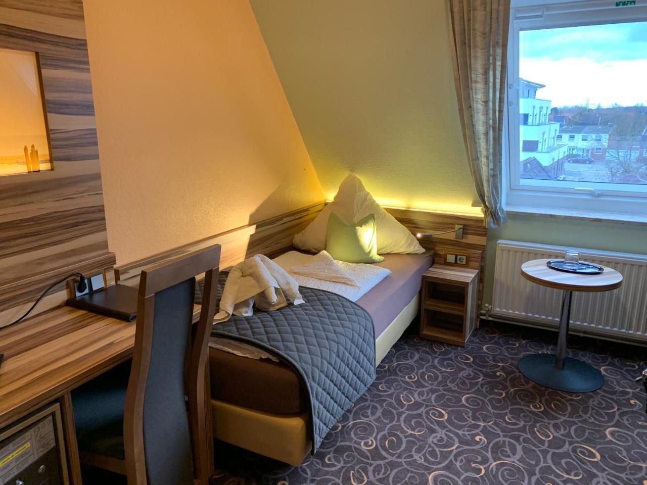 Hotel Seemeile คุกซ์ฮาเวน ภายนอก รูปภาพ
